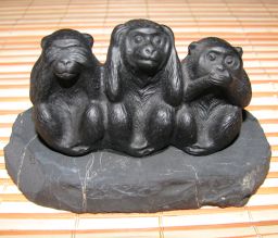 Статуэтка три обезьяны из шунгита