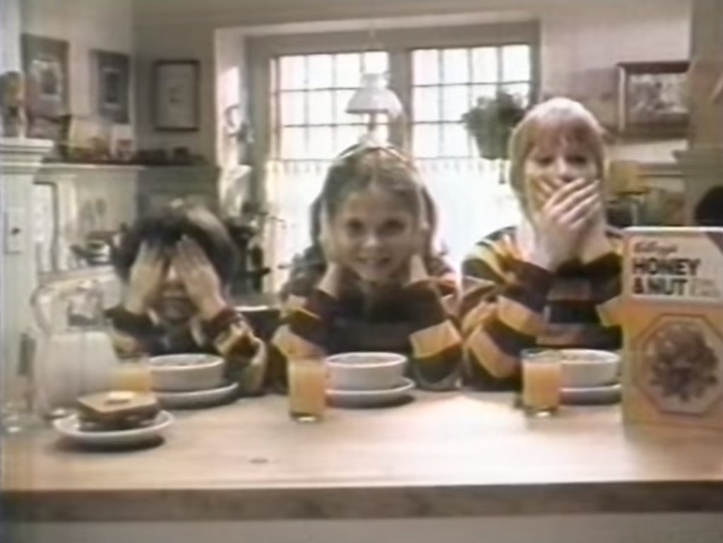 Медово-ореховые кукурузные хлопья Келлога. Аромат, который вы можете увидеть, услышать и попробовать. Кадр из рекламного ролика 1980-го г.