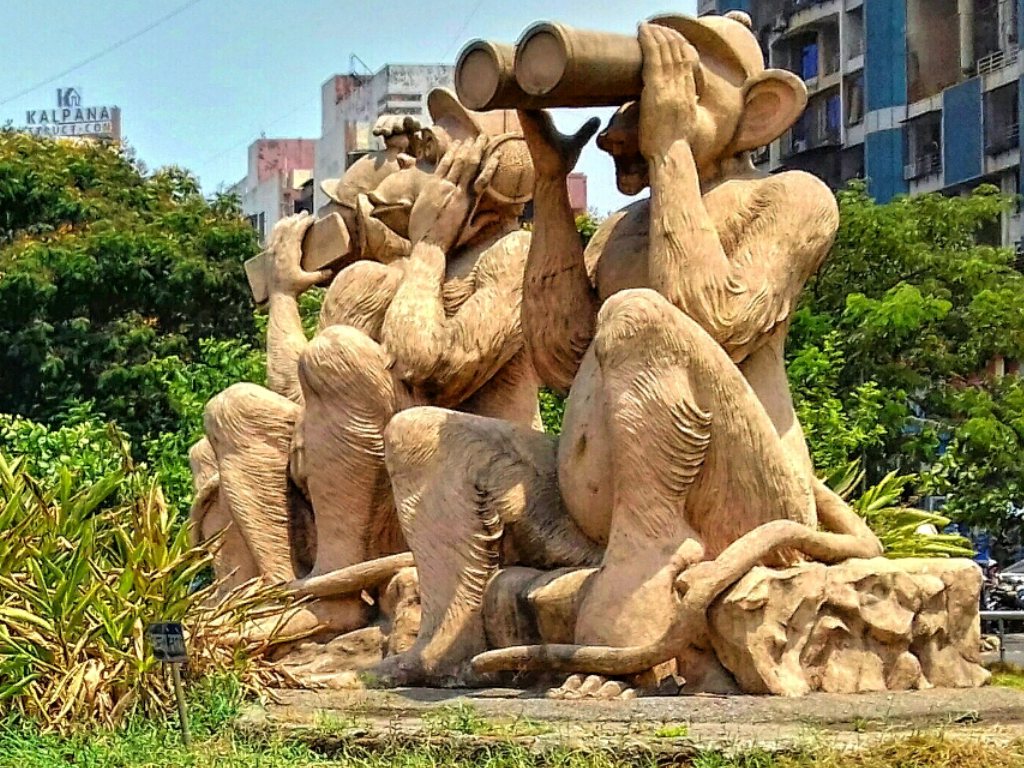 Три обезьяны. Каргар, Нави-Мумбаи, Индия