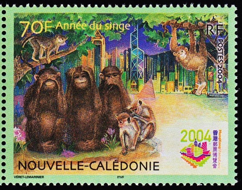 Почтовая марка Новой Каледонии, посвященная году обезьяны по восточному календарю, 2004 г.