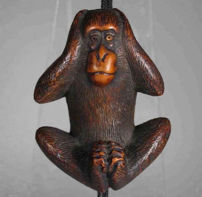 Нэцкэ, обезьяна «не слышу»
