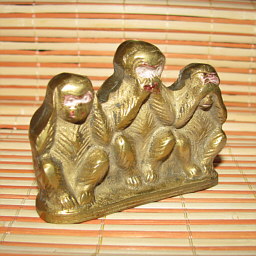 Три обезьяны из Черногории